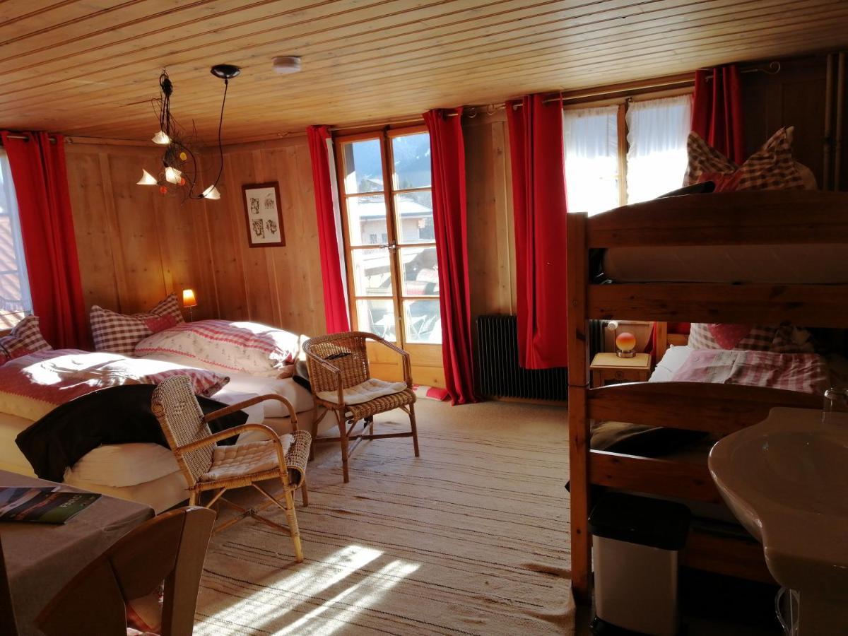 B&B Rosaly Château-d'Oex Habitación foto