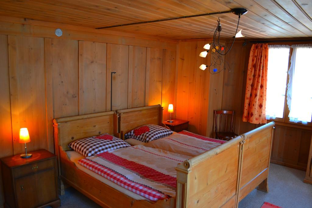 B&B Rosaly Château-d'Oex Habitación foto